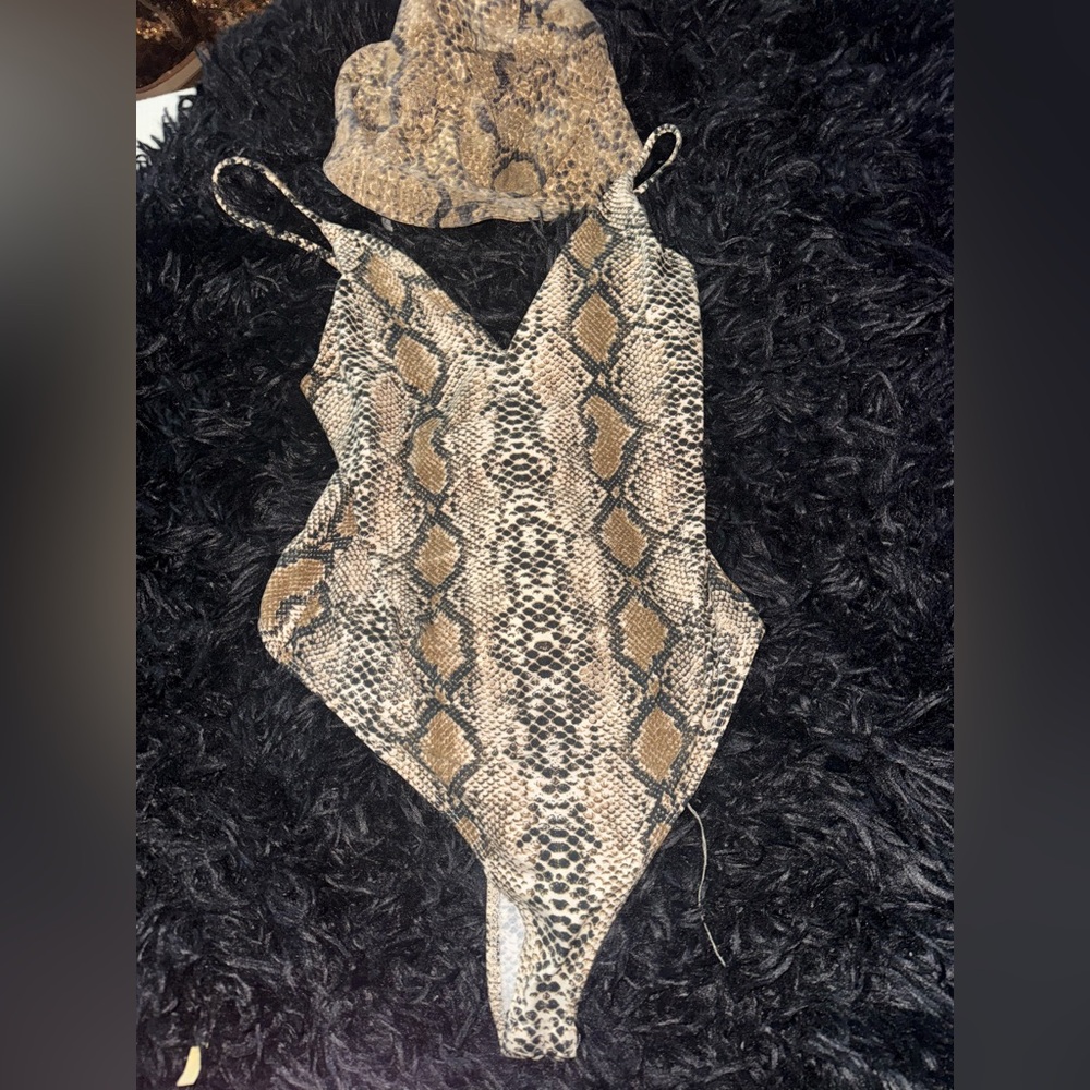 Snakeskin Bodysuit and bucket hat set